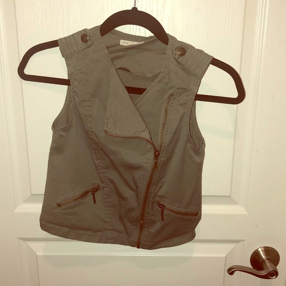 Copper Key Other - Copper key pale green vest